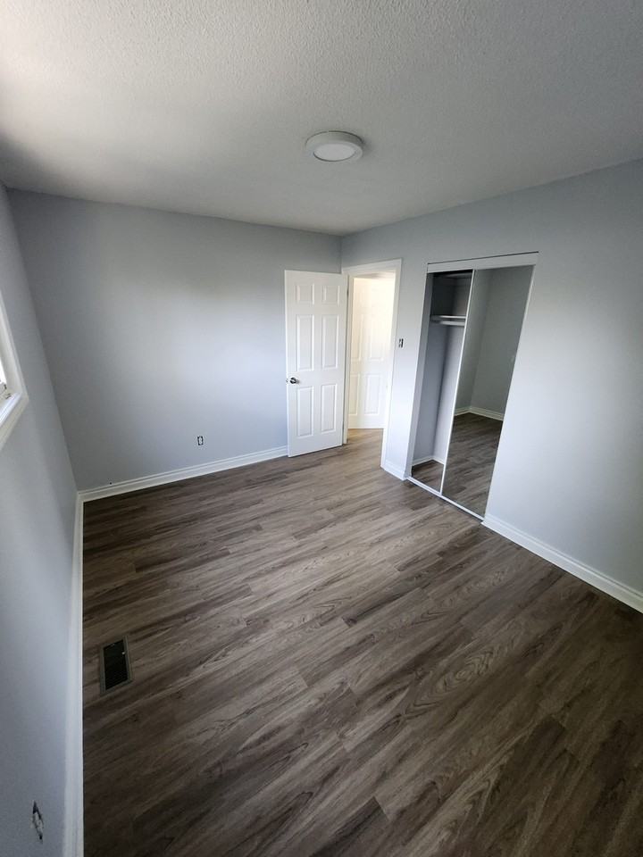 54 Lawnhurst Dr - Photo 5 of 19