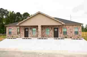 featured image of 1604 Crosswood Ct