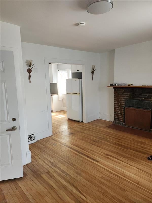8 Aylmer Avenue #2 West - Photo 4 of 15