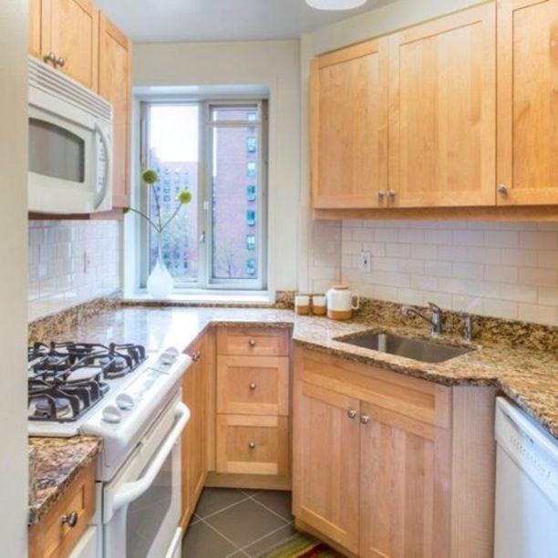 Stuyvesant Walk & Stuyvesant Oval #2