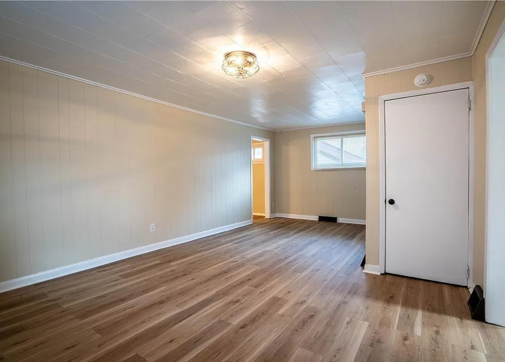327 William St - Photo 5 of 27