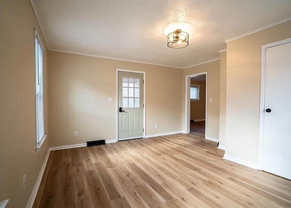 327 William St - Photo 7 of 27