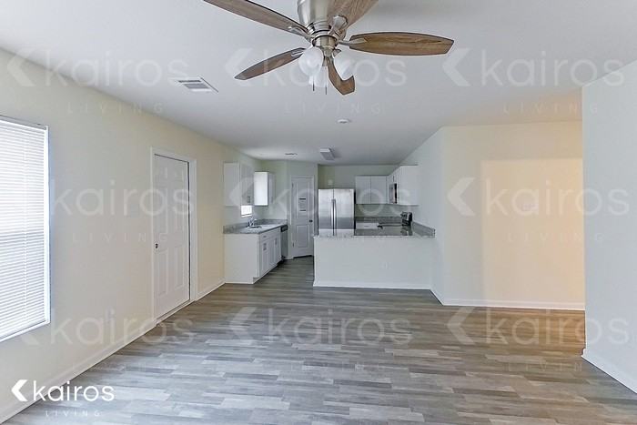 15601 Briar Forest Dr - Photo 5 of 22