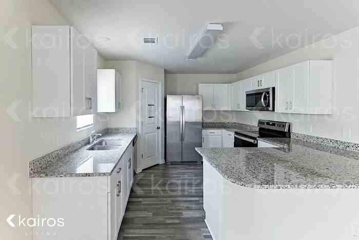 15601 Briar Forest Dr - Photo 6 of 22