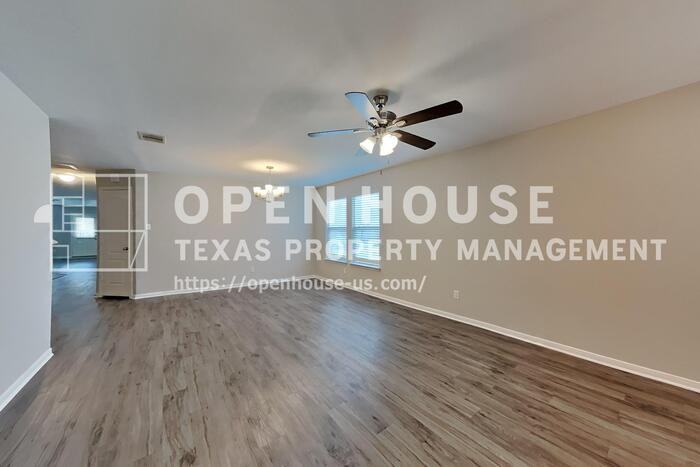 7906 Buffalo View Ln - Photo 4 of 25