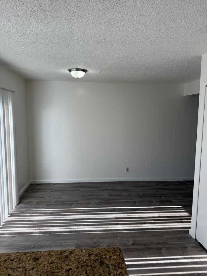27830 Del Norte Ct - Photo 4 of 14