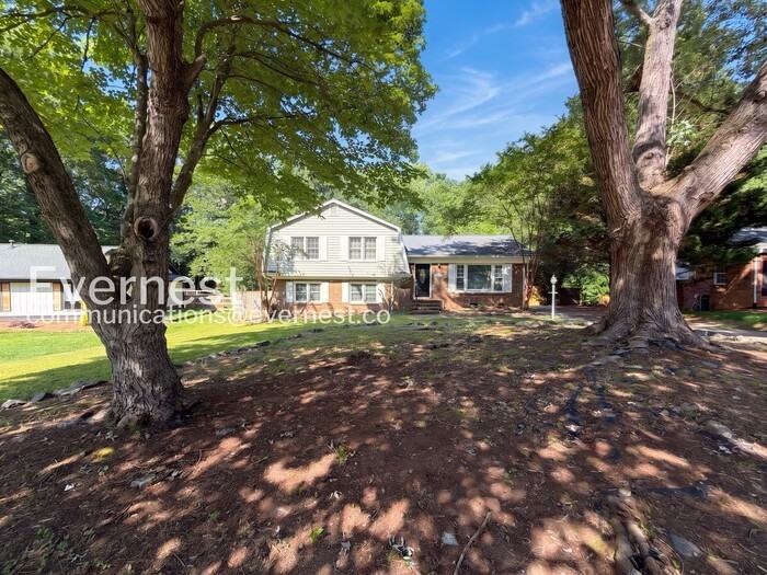 400 Wilcrest Dr - Photo 2 of 33