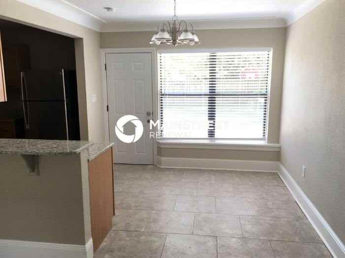 2217 16th Ave W - Photo 4 of 15
