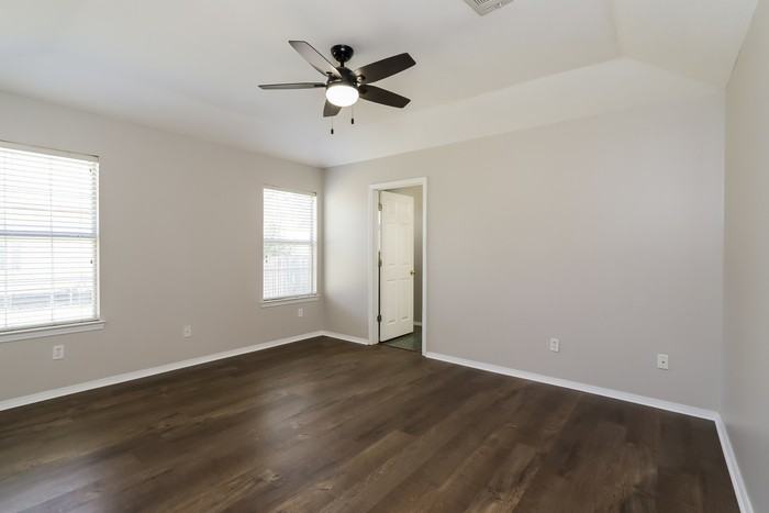 2106 Cherry Creek Cir - Photo 5 of 10