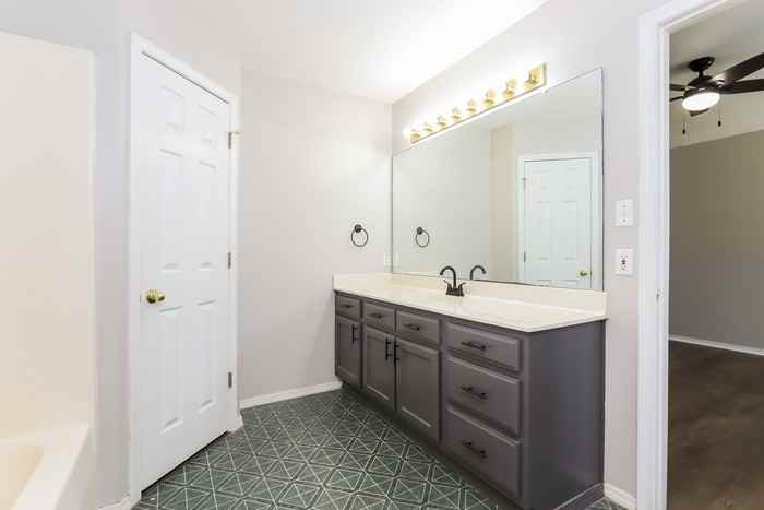 2106 Cherry Creek Cir - Photo 6 of 10