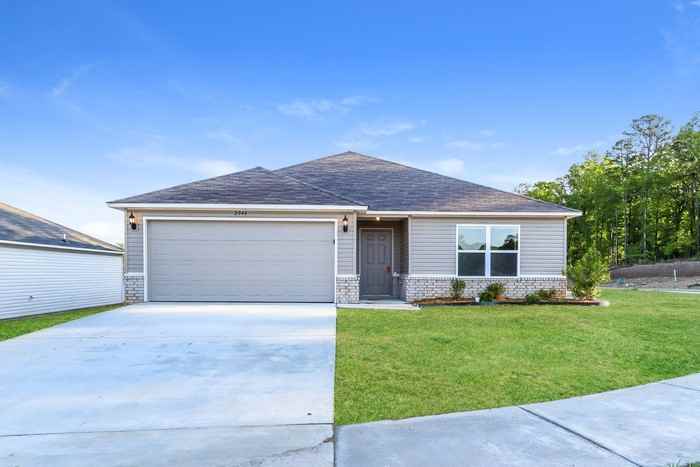 2048 Bentwood Dr