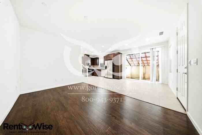 1583 Sylvia St - Photo 5 of 43