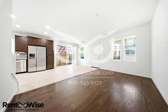 1583 Sylvia St - Photo 6 of 43