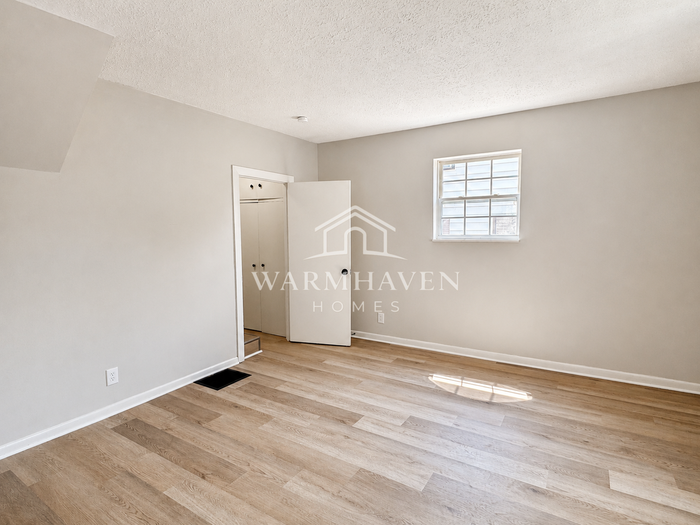 639 N Way St - Photo 3 of 13
