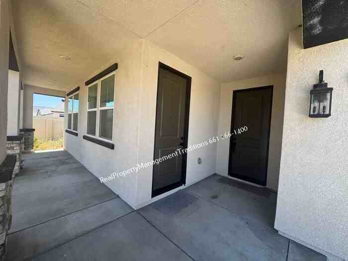 8722 W Tara Ct - Photo 2 of 24
