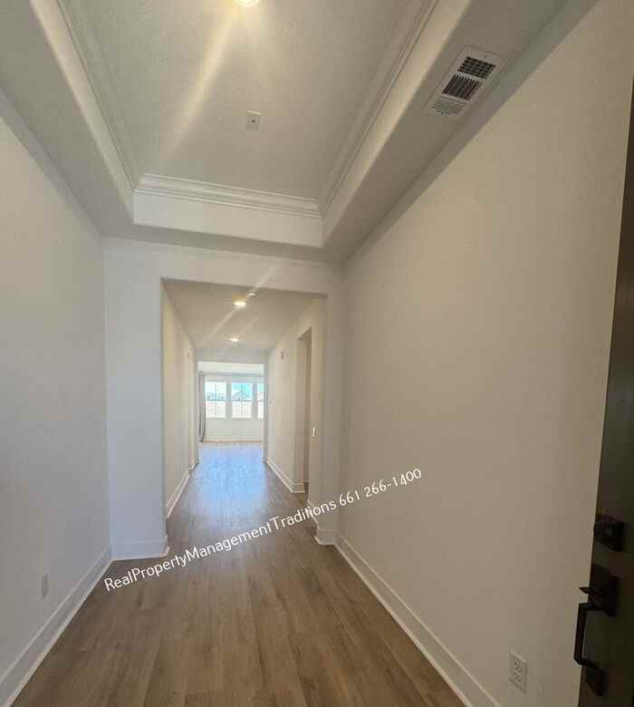8722 W Tara Ct - Photo 3 of 24