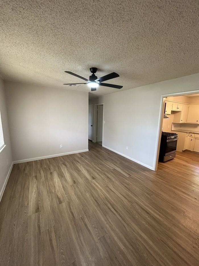 101 S Dallas Ave - Photo 3 of 18
