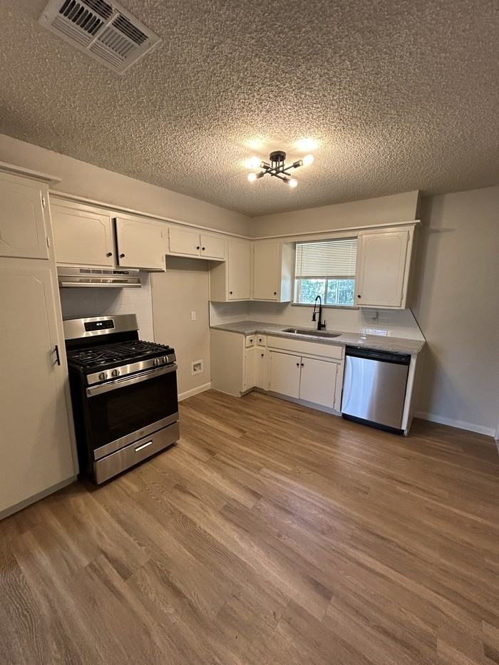 101 S Dallas Ave - Photo 4 of 18