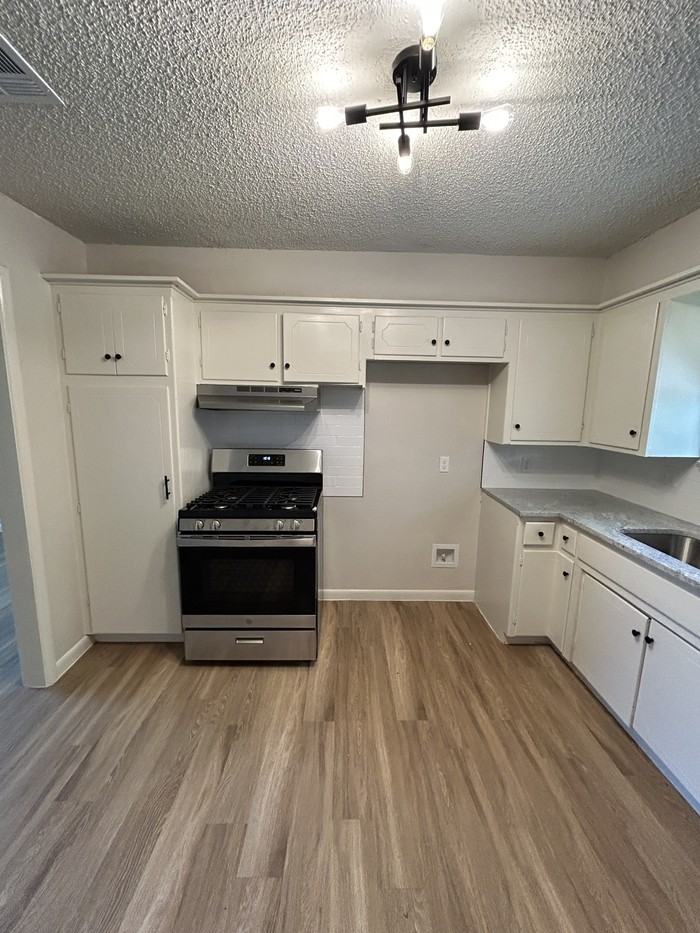 101 S Dallas Ave - Photo 5 of 18