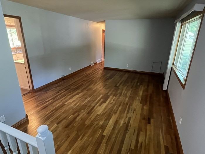 11828 Monroe Cir Ne - Photo 3 of 20
