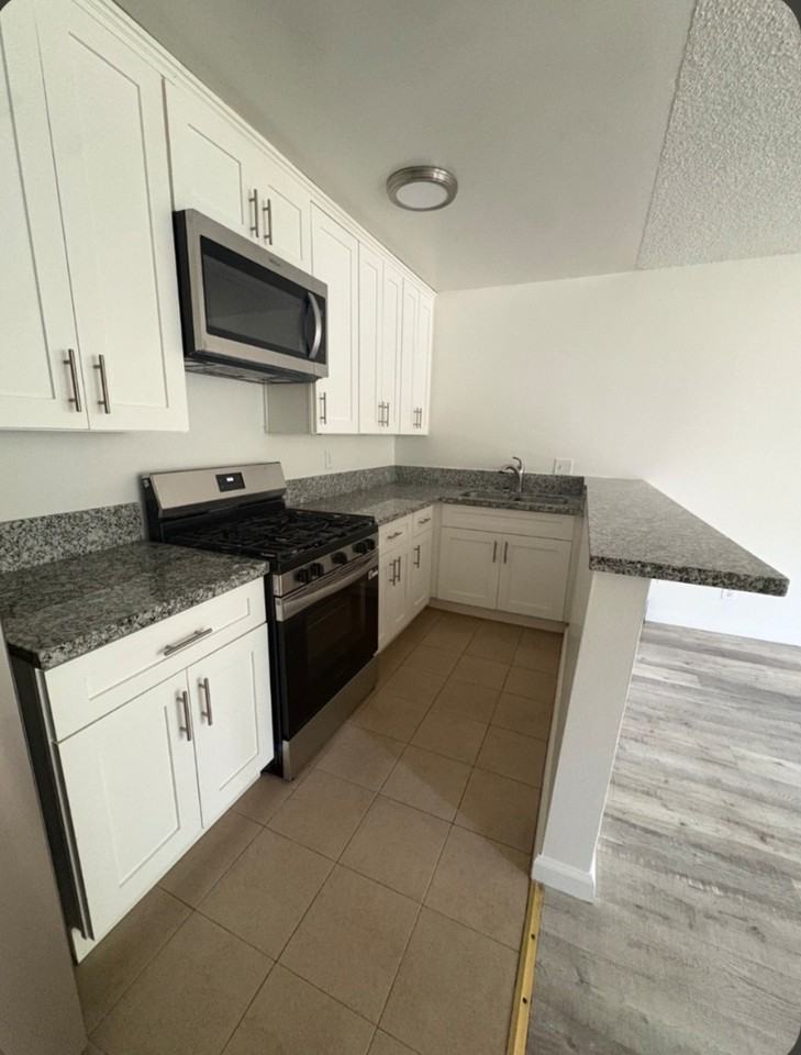 469 West Windsor Road - Photo 2 of 9