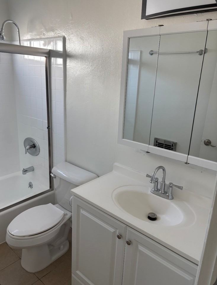 469 West Windsor Road - Photo 3 of 9