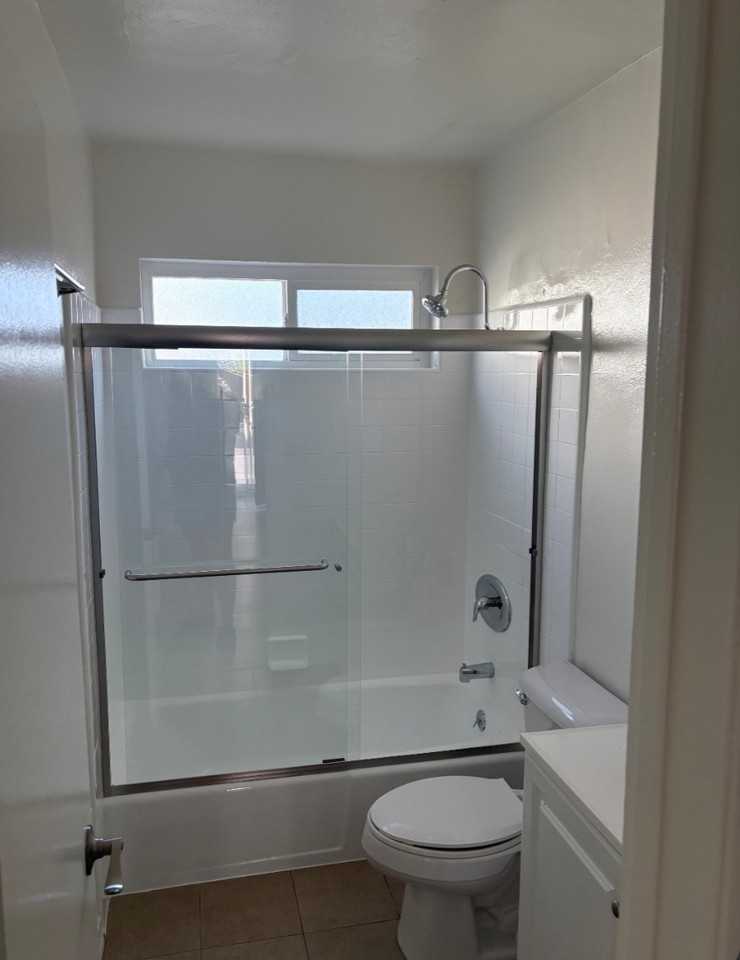 469 West Windsor Road - Photo 5 of 9