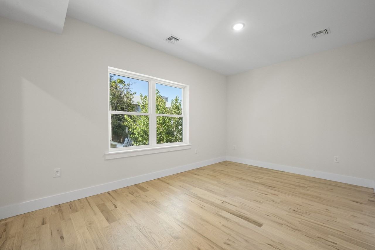54-56 Second Street #2 - Photo 7 of 8