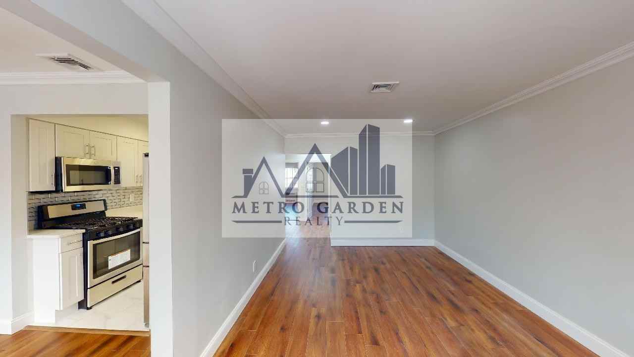 85-77 66th Avenue - Photo 5 of 49