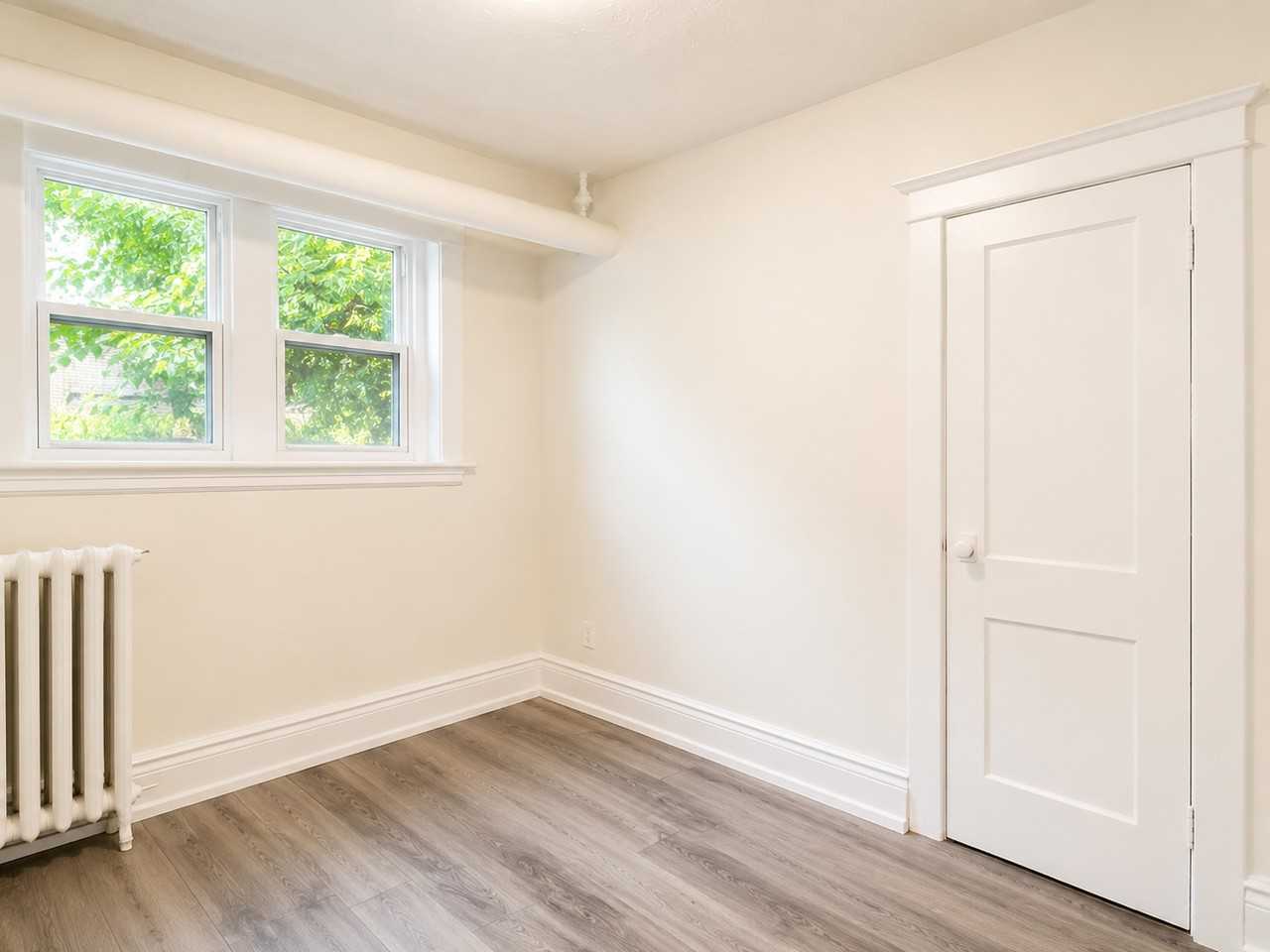 624 Main Street East #4B - Photo 7 of 10