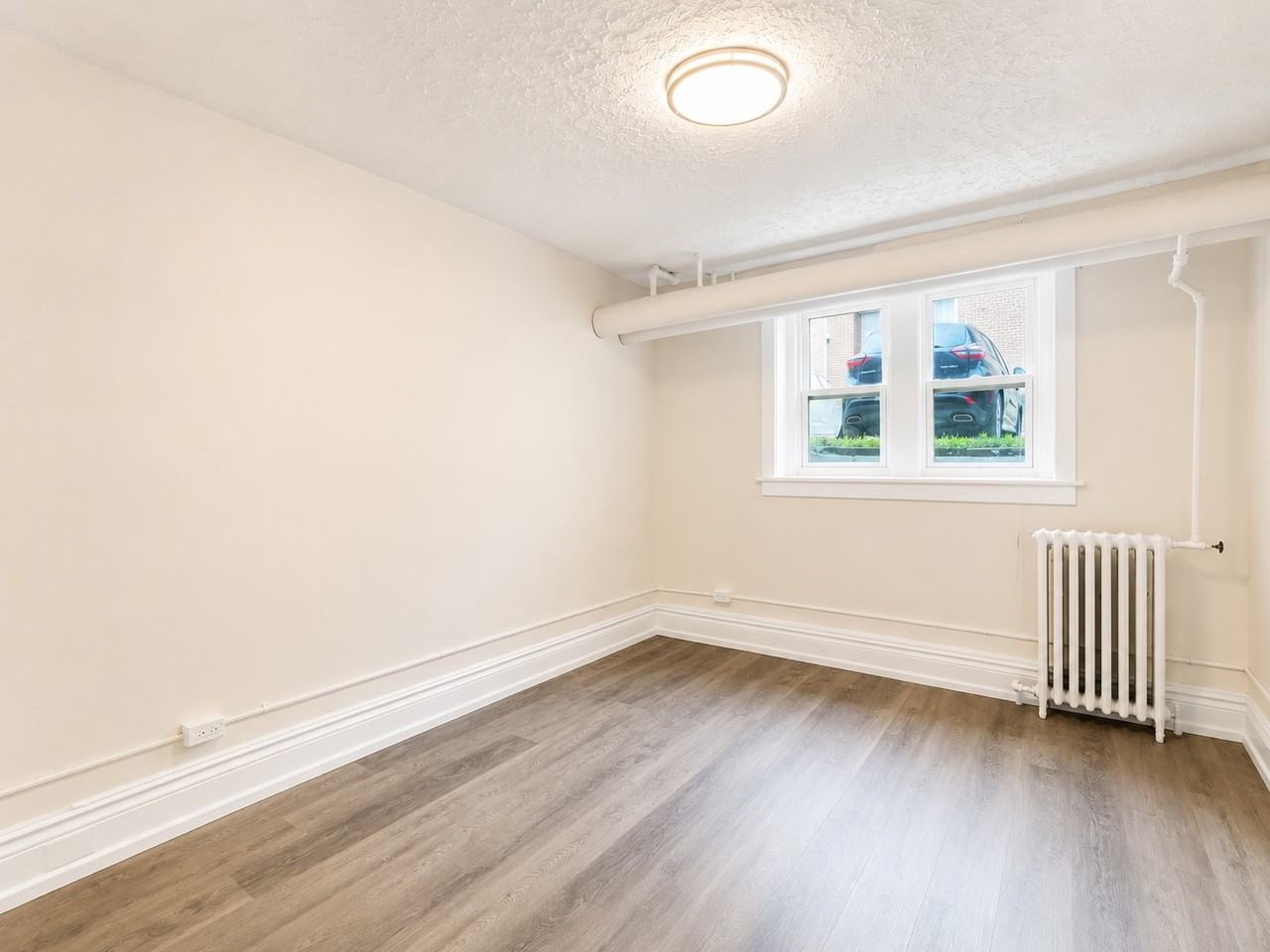 624 Main Street East #4B - Photo 4 of 10