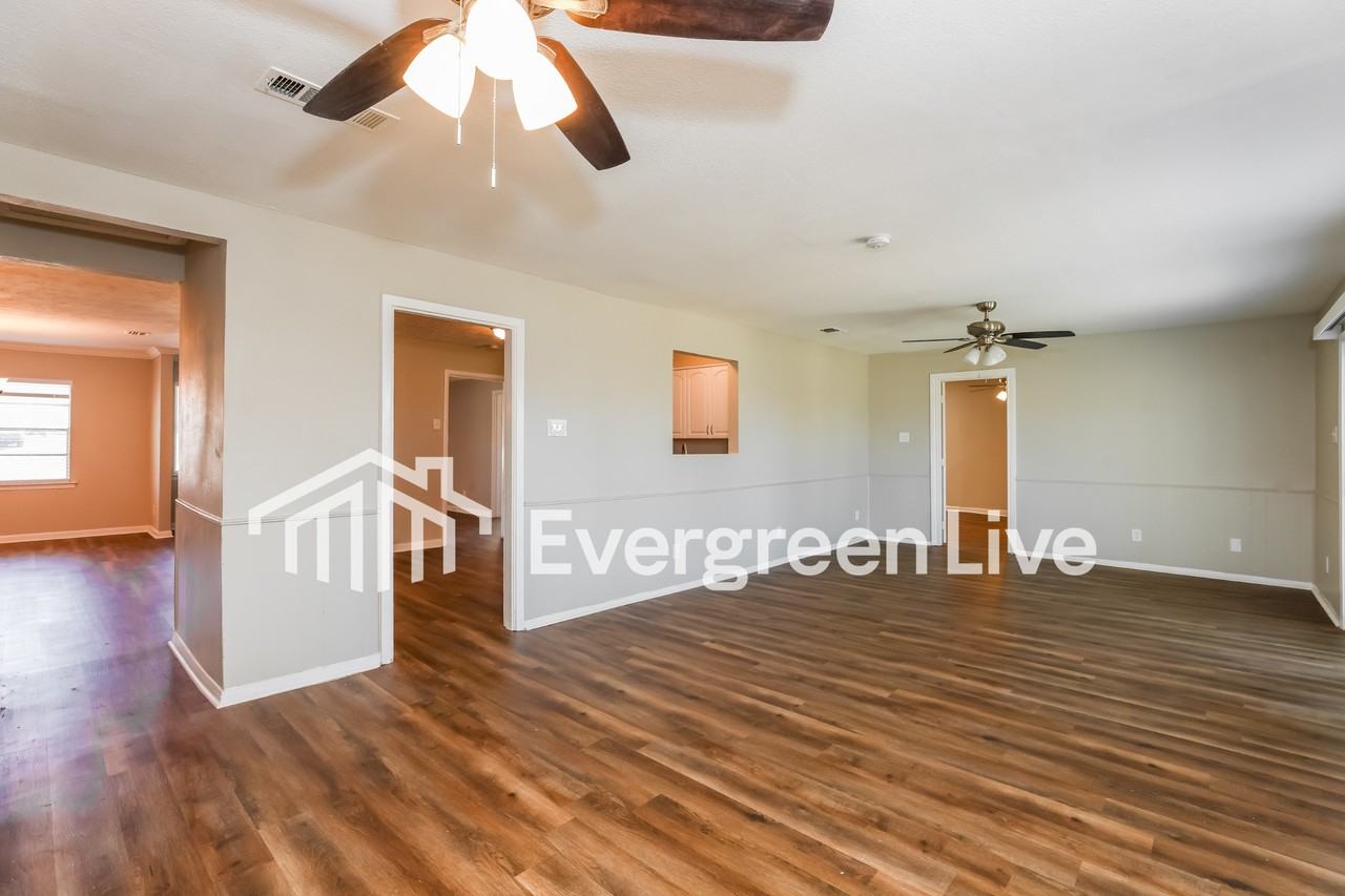 12125 Schroeder Rd - Photo 5 of 20