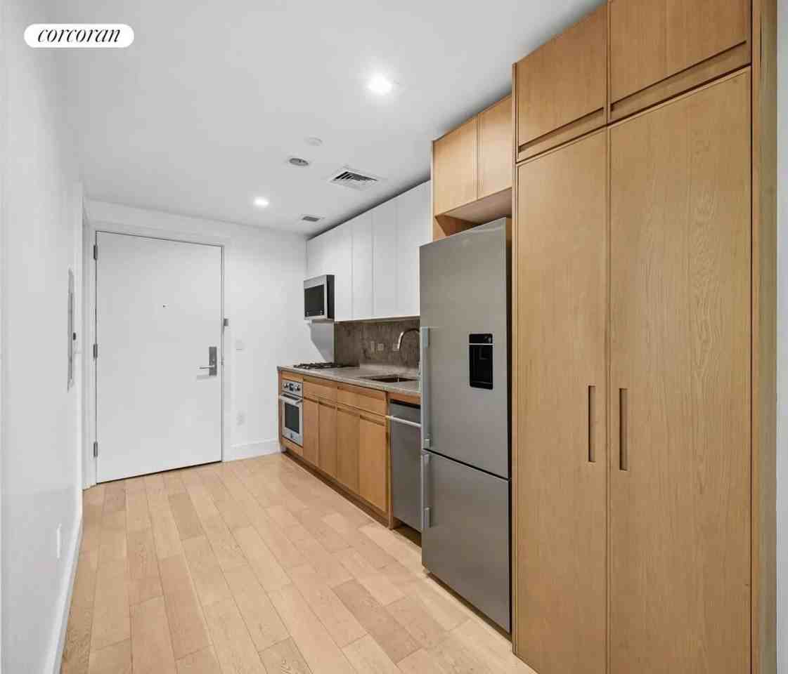 264 Webster Ave - Photo 2 of 13