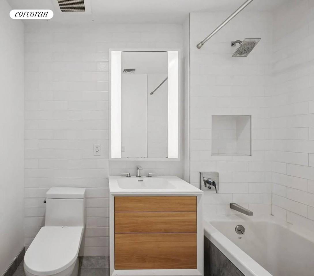 264 Webster Ave - Photo 5 of 13