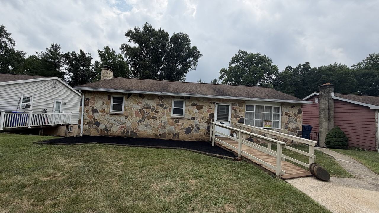2516 Berkley Rd #NA - Photo 2 of 36