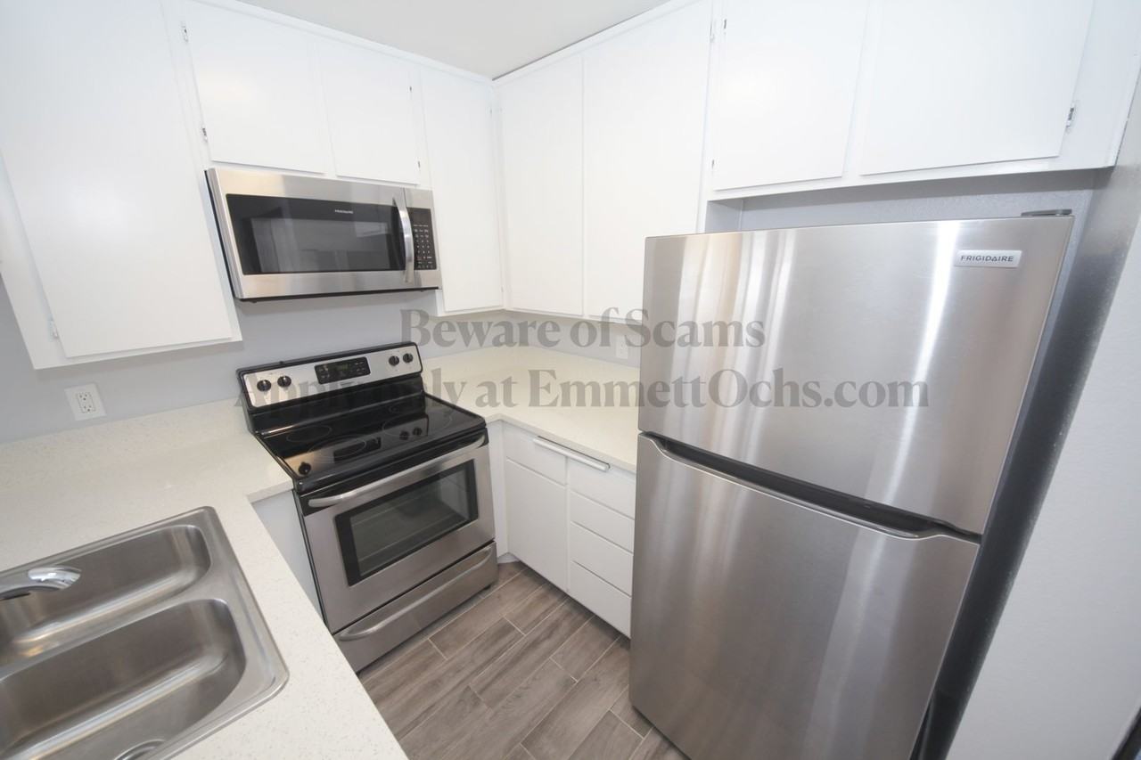 Amherst Heights - Photo 6 of 35
