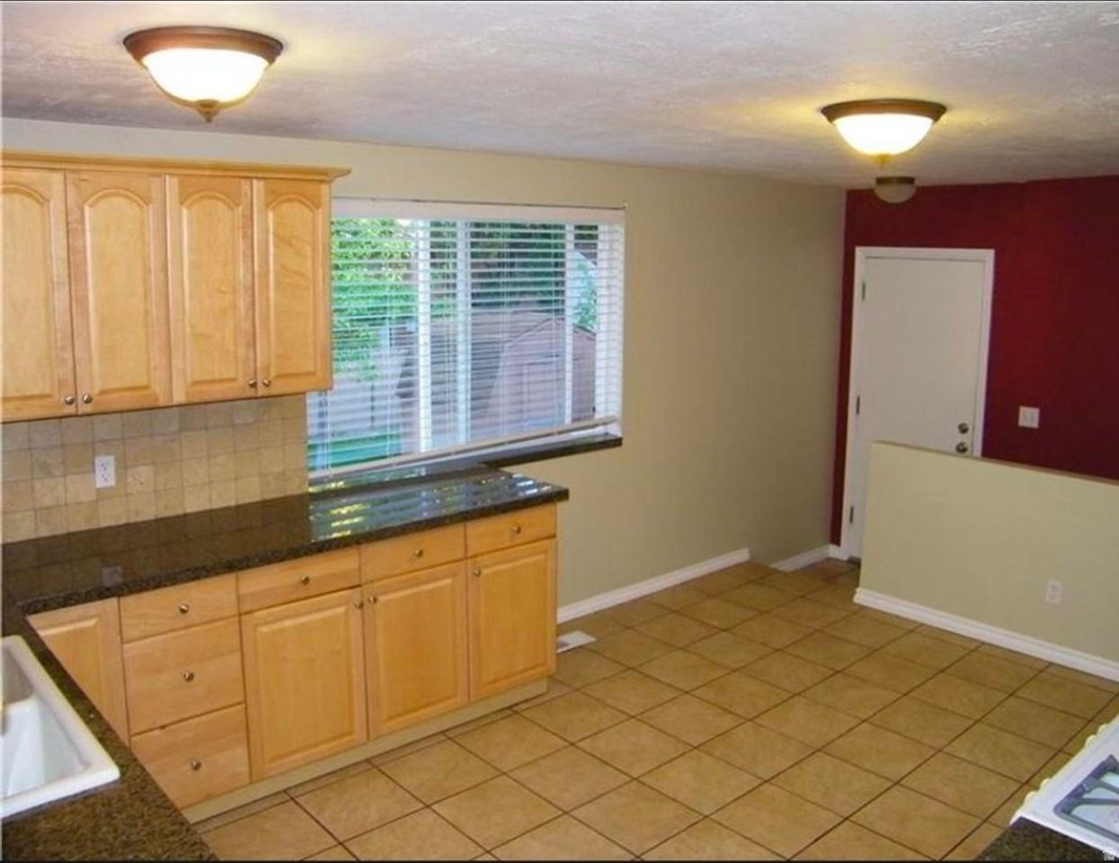 6893 S Rhonda Ave - Photo 7 of 12