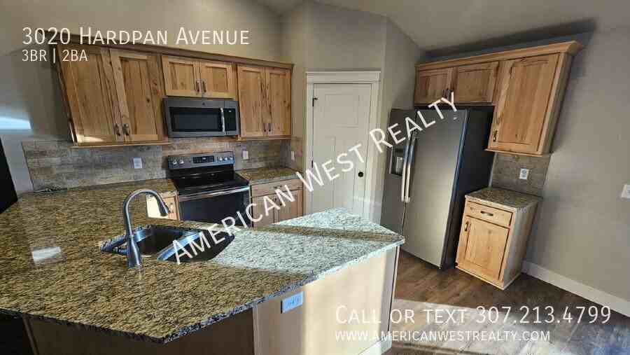 3020 Hardpan Ave - Photo 4 of 16