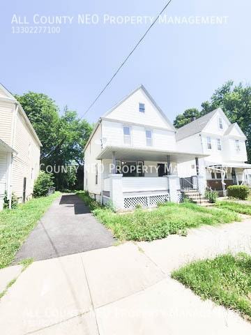 10639 Dupont Ave - Photo 3 of 21