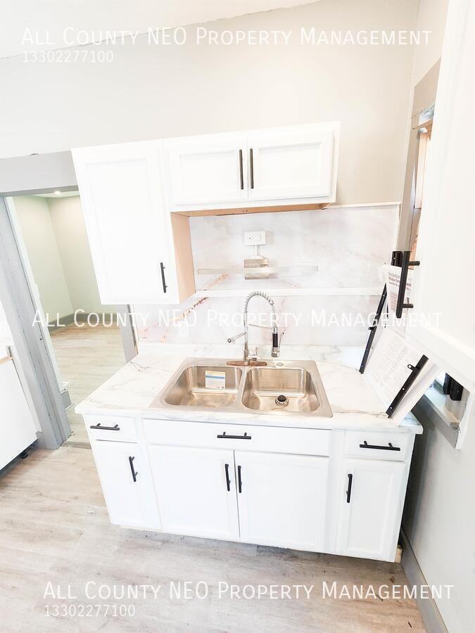10639 Dupont Ave - Photo 5 of 21
