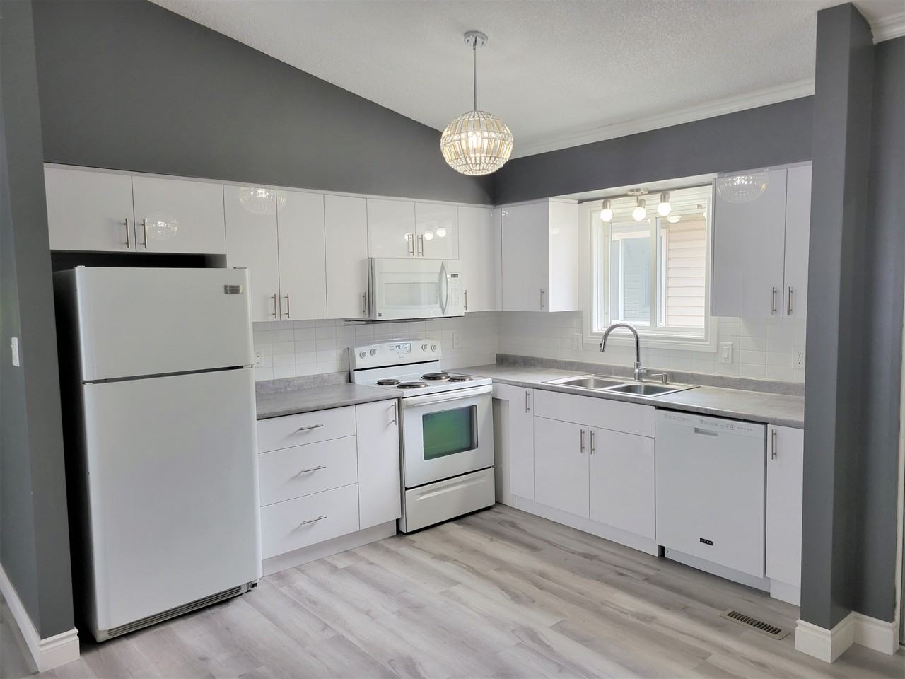 78 Lyman St - Photo 2 of 17
