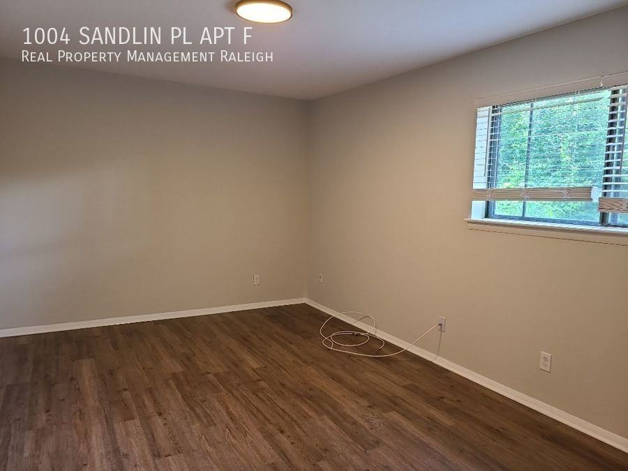 1004 Sandlin Pl Apt F - Photo 5 of 9
