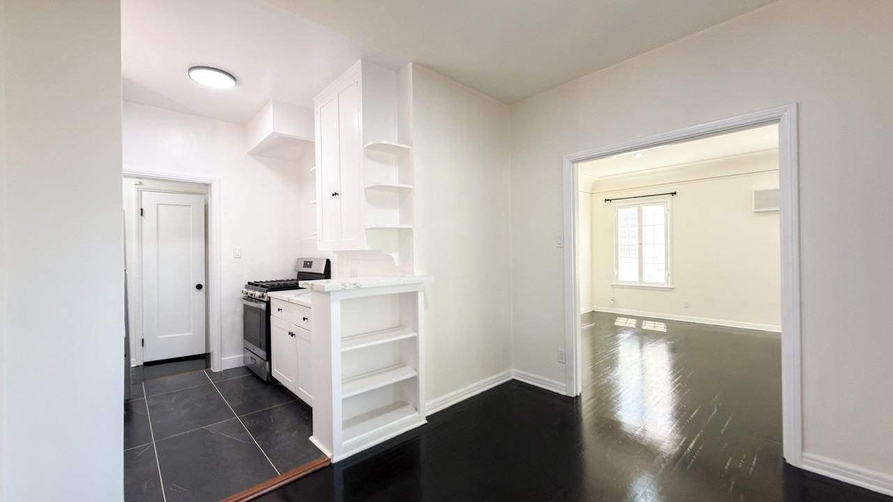 201 S Alexandria Ave #103 - Photo 4 of 25