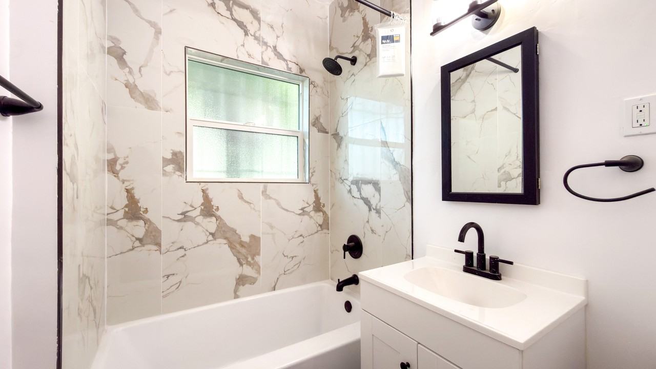 201 S Alexandria Ave #103 - Photo 7 of 25