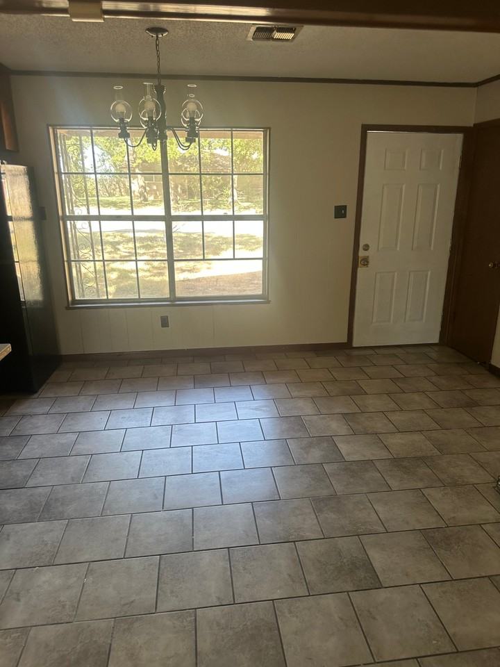 1927 Madera Dr - Photo 4 of 12