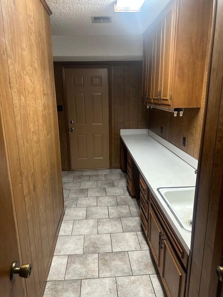 1927 Madera Dr - Photo 5 of 12