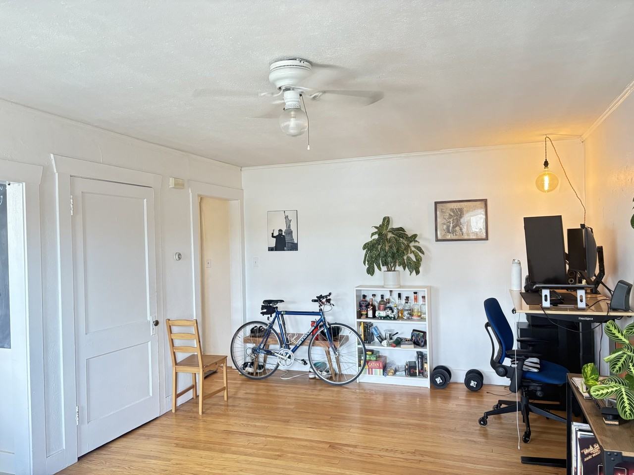 1304 S Pearl St #2 - Photo 3 of 12