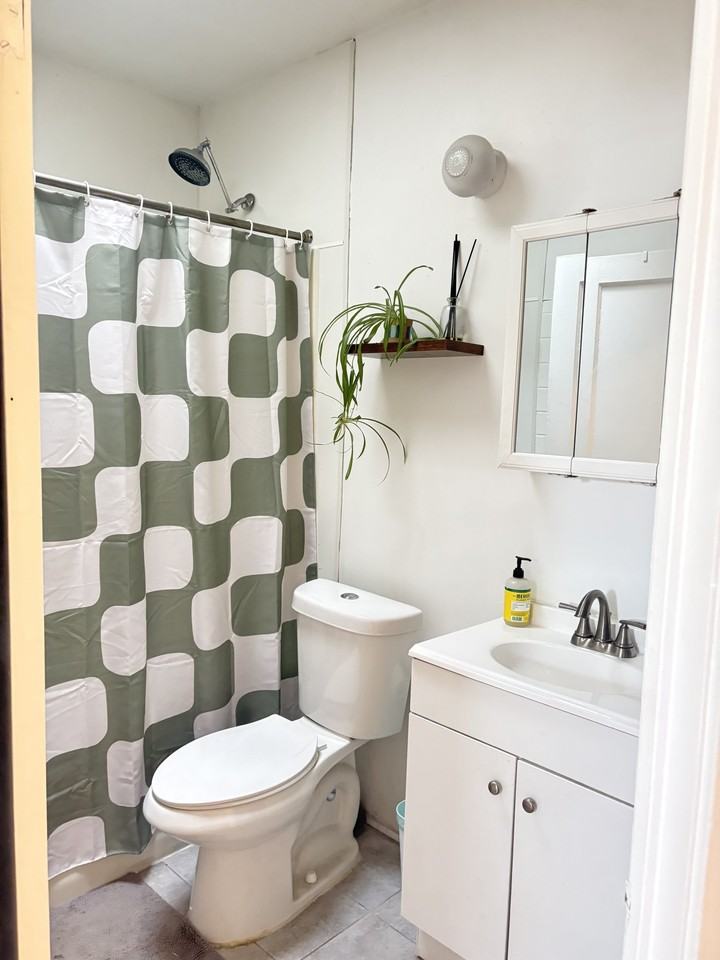 1304 S Pearl St #2 - Photo 7 of 12