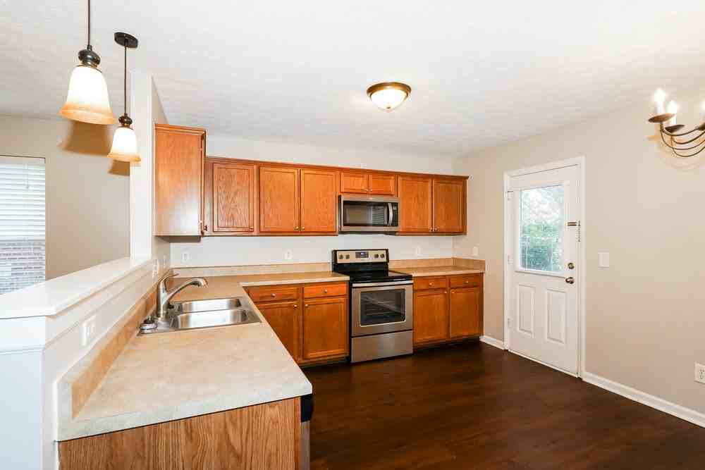 3005 Fieldstone Ct - Photo 7 of 19