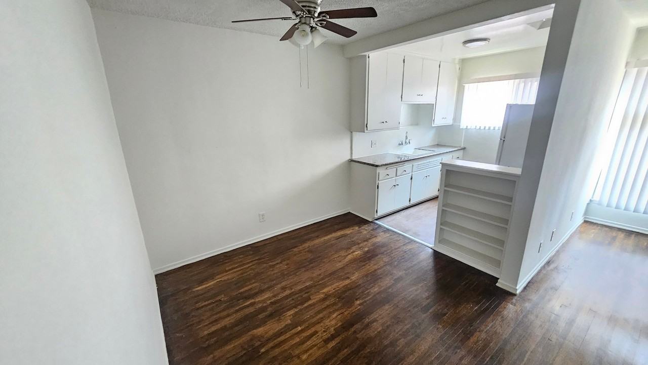 1219 N Ardmore Ave #7 - Photo 5 of 9